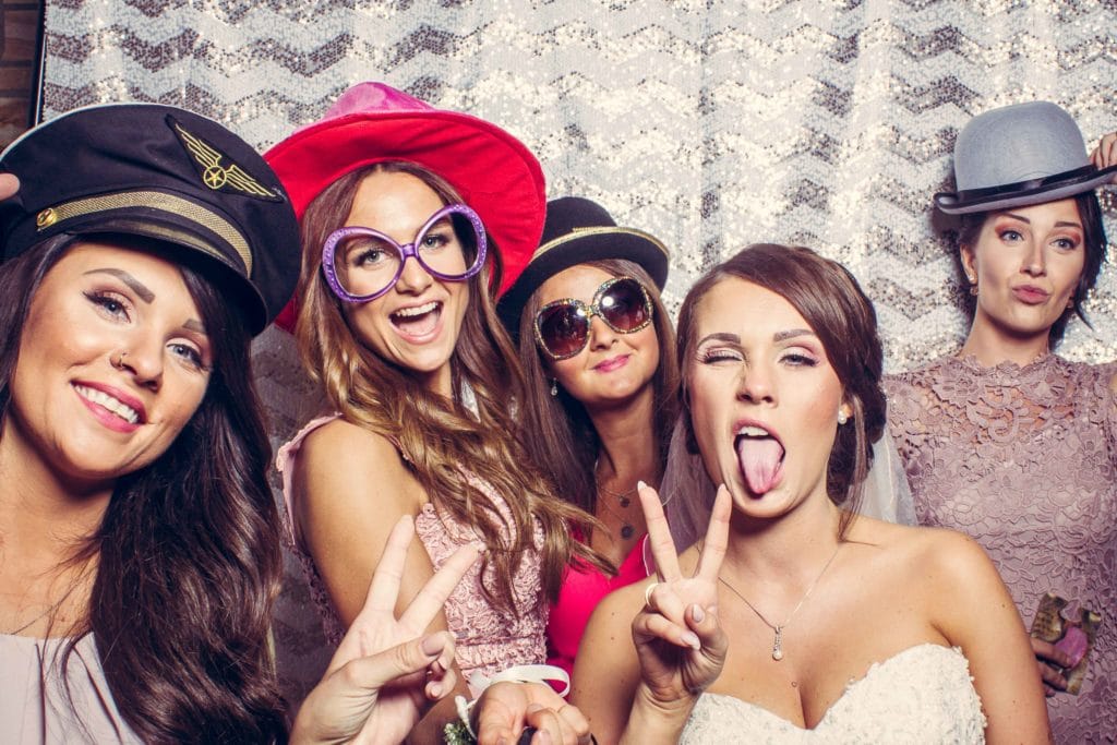 Fotobox Retro Leinwand Mädels Spaß Party Hochzeit